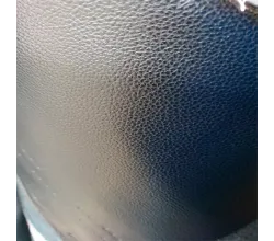 Прессованная кожа черная со слоем ПВХ